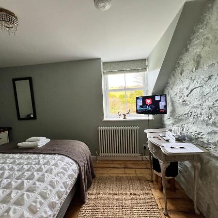 スランイドロイス Ty Capel Bed & Breakfast エクステリア 写真